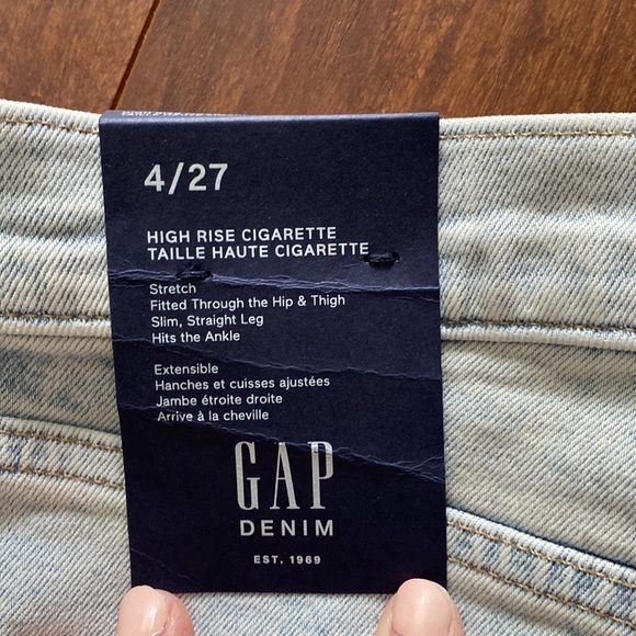 Brand new with tags High waist cigarette stretch Levi’s jeans - Picture 3 of 3